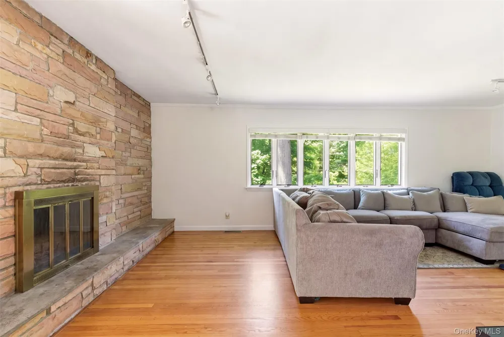 106 Vineyard Road Huntington, NY 11743