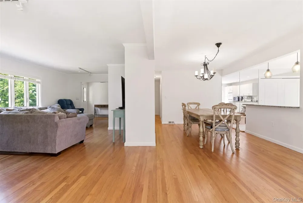 106 Vineyard Road Huntington, NY 11743