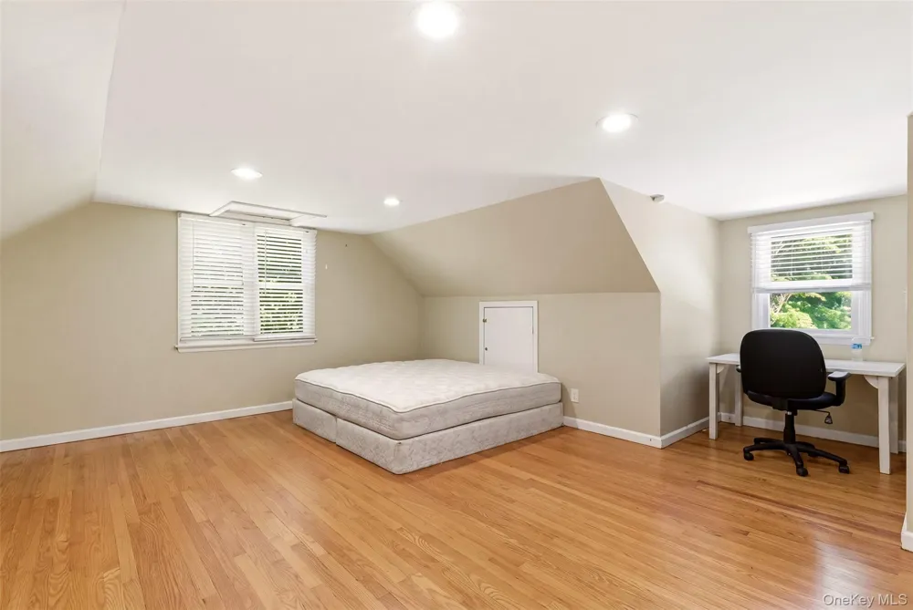 106 Vineyard Road Huntington, NY 11743