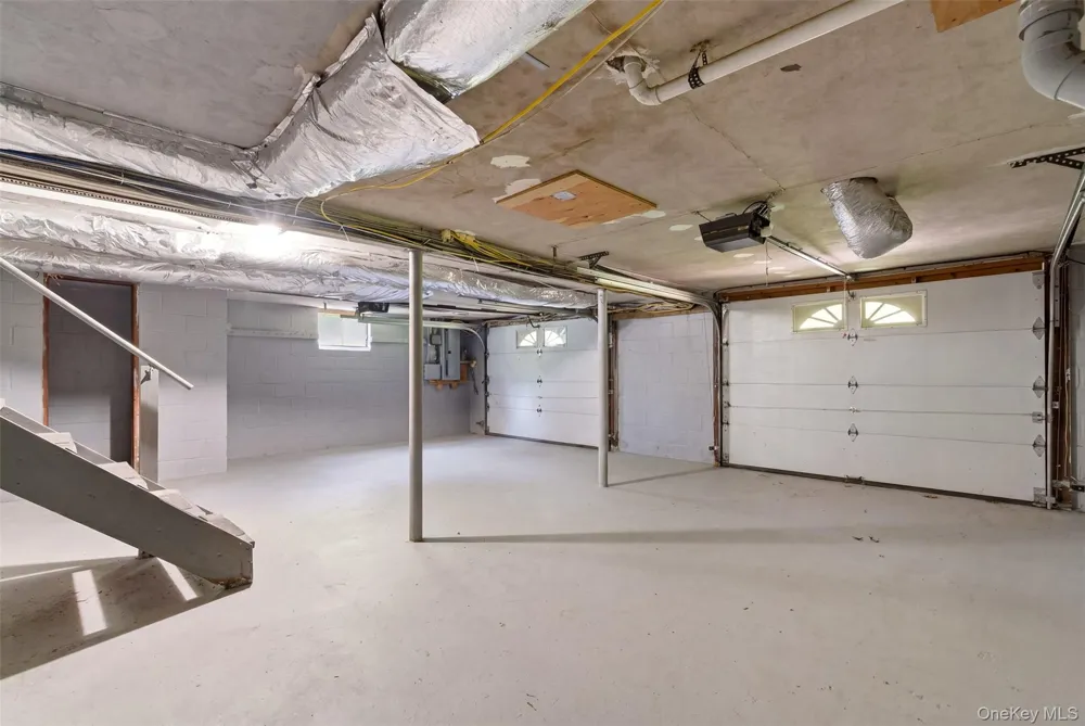 106 Vineyard Road Huntington, NY 11743