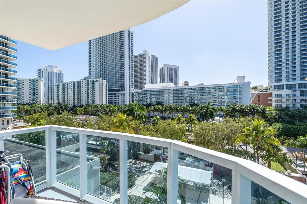 3800 S Ocean Dr #306 Hollywood, FL 33019