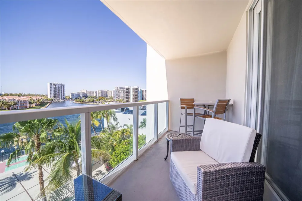 3800 S Ocean Dr #306 Hollywood, FL 33019