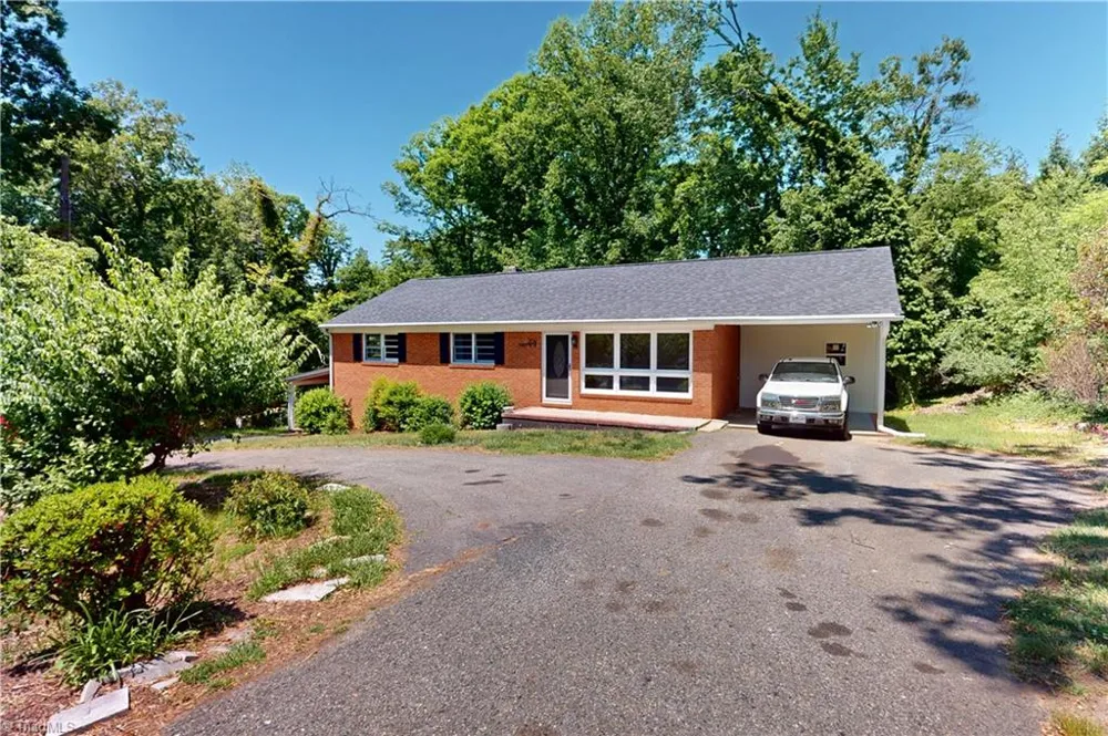 204 Forest Hill Road Mount Airy, NC 27030