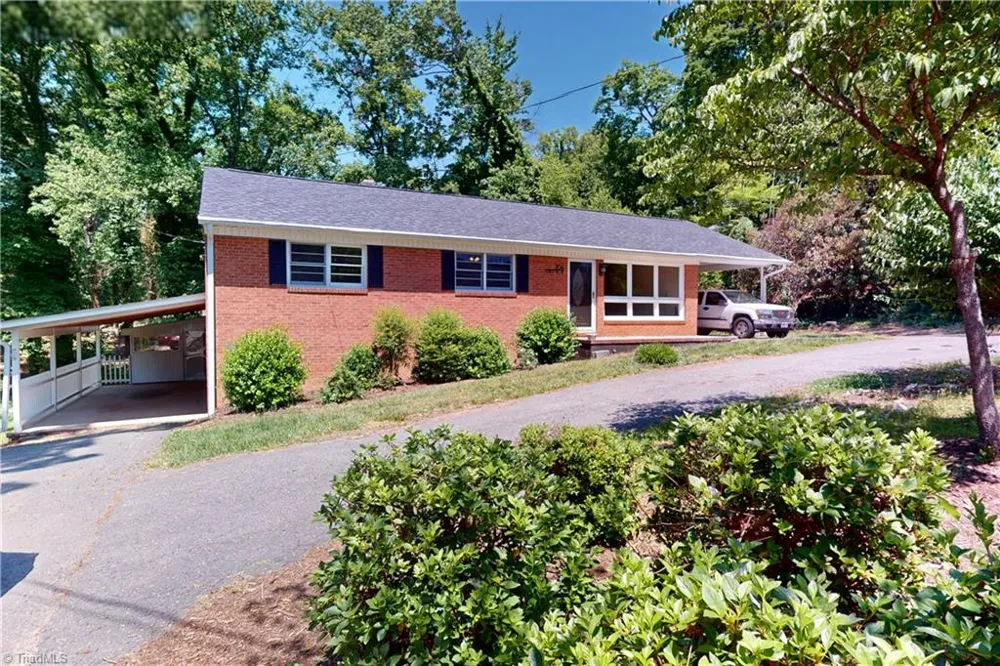 204 Forest Hill Road Mount Airy, NC 27030