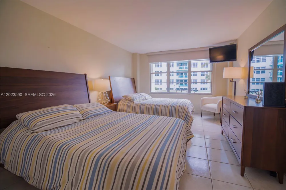 5151 Collins Ave #428 Miami Beach, FL 33140