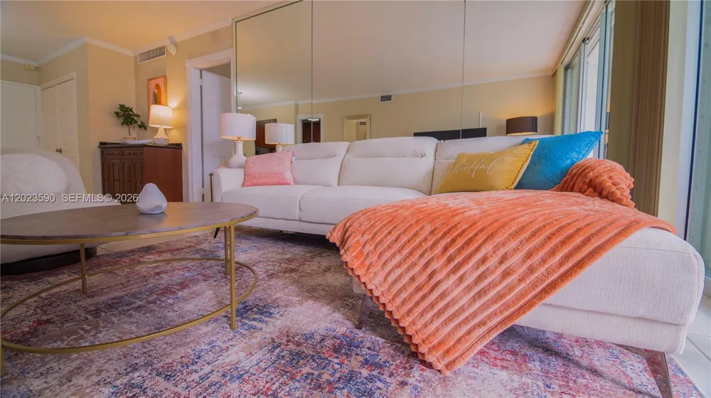 5151 Collins Ave #428 Miami Beach, FL 33140