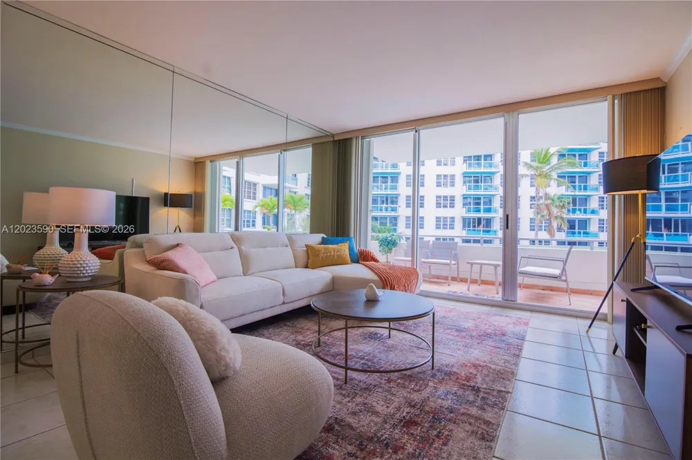 5151 Collins Ave #428 Miami Beach, FL 33140