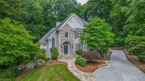 1150 Fallbrook Lane