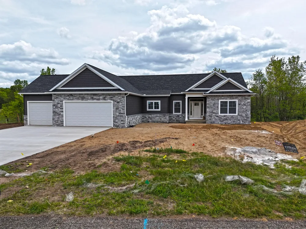 70055 Ashley Drive Edwardsburg, MI 49112