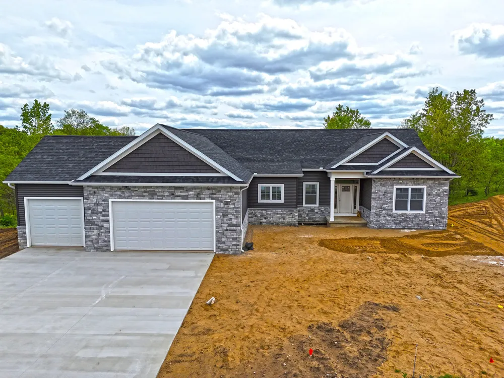 70055 Ashley Drive Edwardsburg, MI 49112