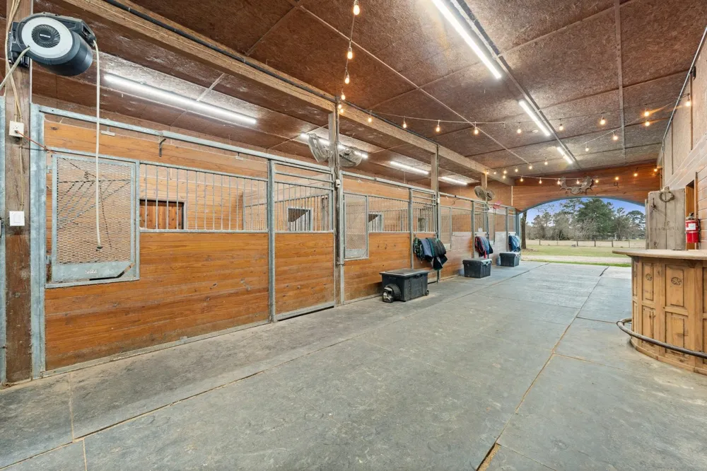 1560 Bowler Road Waller, TX 77484