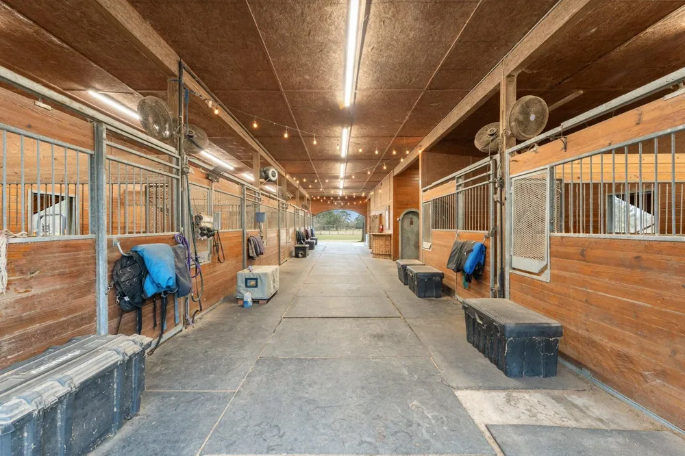 1560 Bowler Road Waller, TX 77484