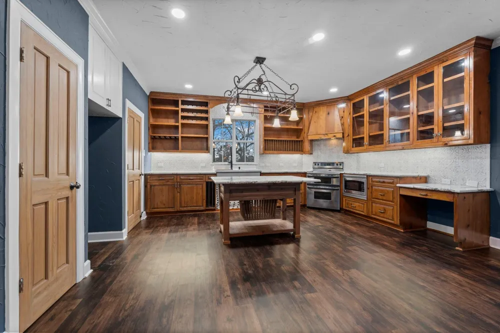 1560 Bowler Road Waller, TX 77484