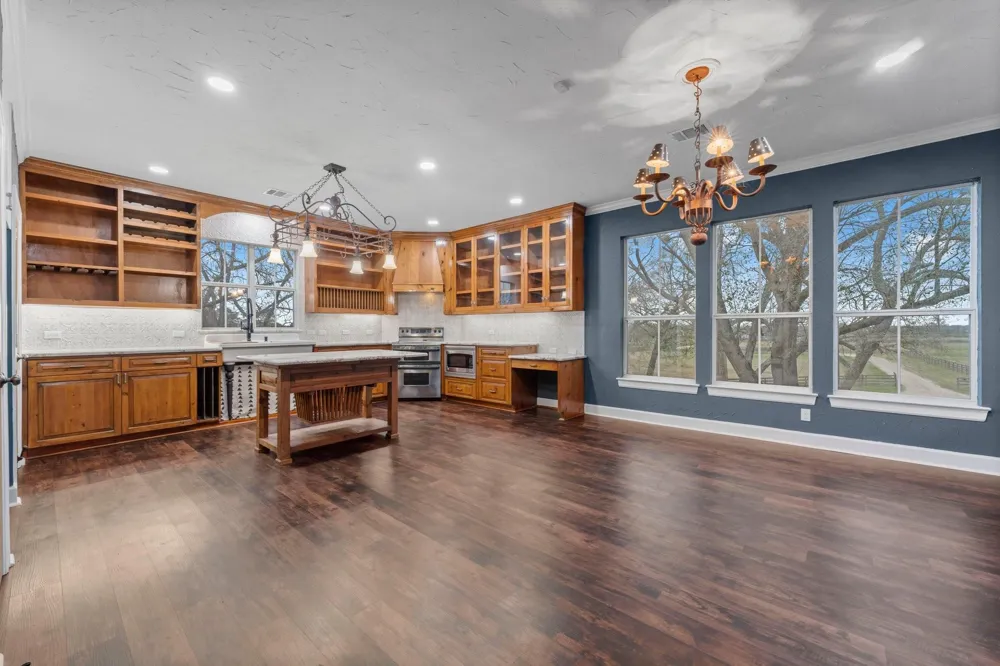 1560 Bowler Road Waller, TX 77484