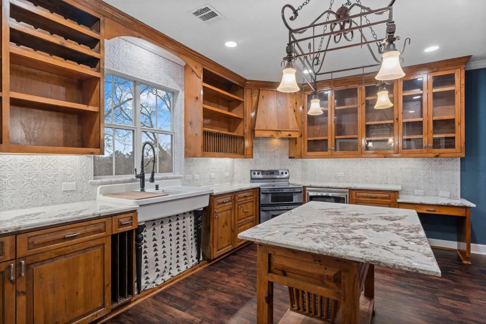 1560 Bowler Road Waller, TX 77484