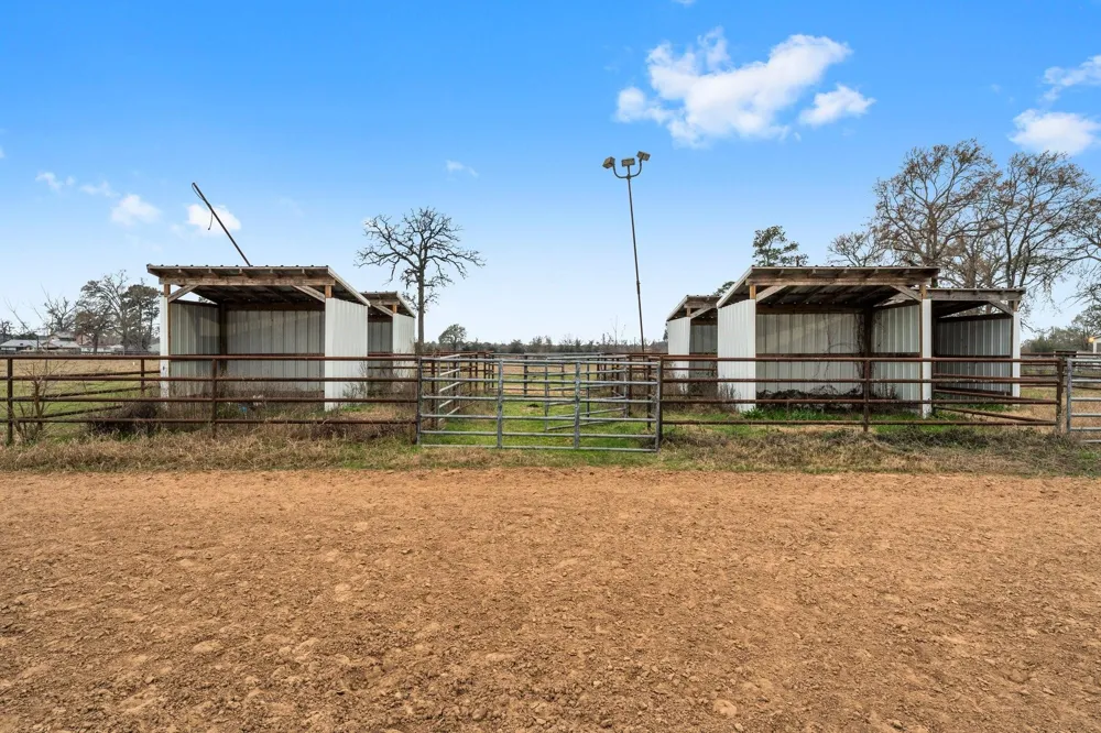 1560 Bowler Road Waller, TX 77484