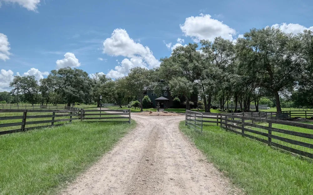 1560 Bowler Road Waller, TX 77484