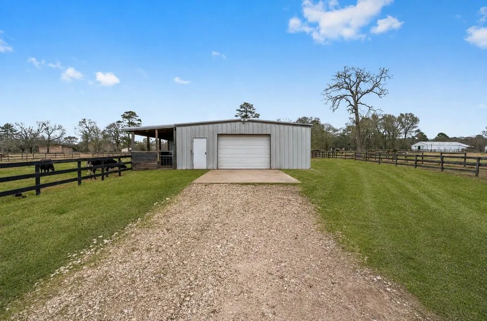 1560 Bowler Road Waller, TX 77484