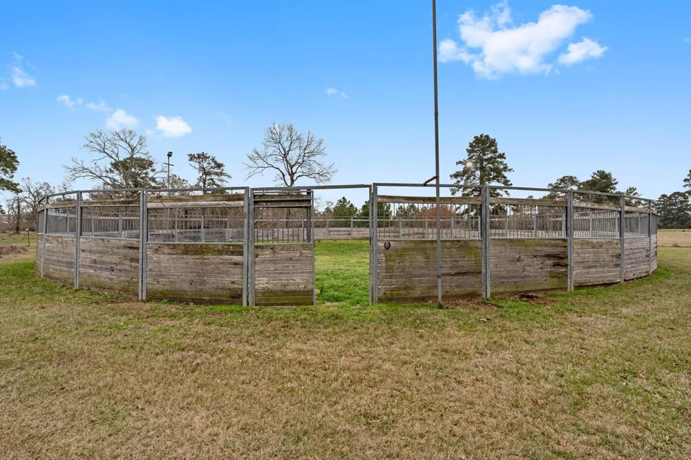 1560 Bowler Road Waller, TX 77484