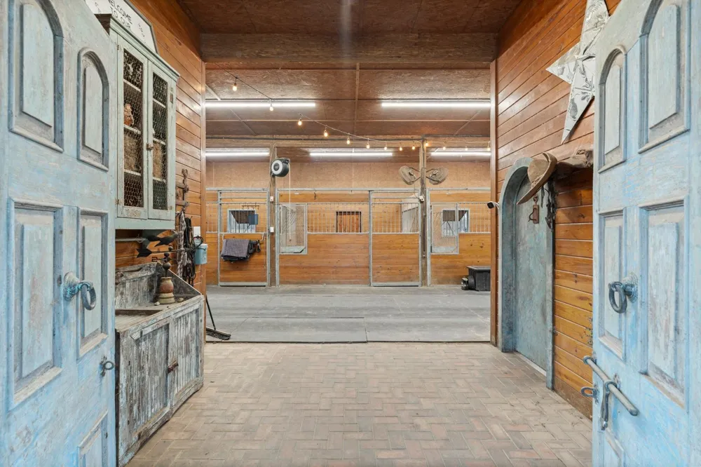 1560 Bowler Road Waller, TX 77484