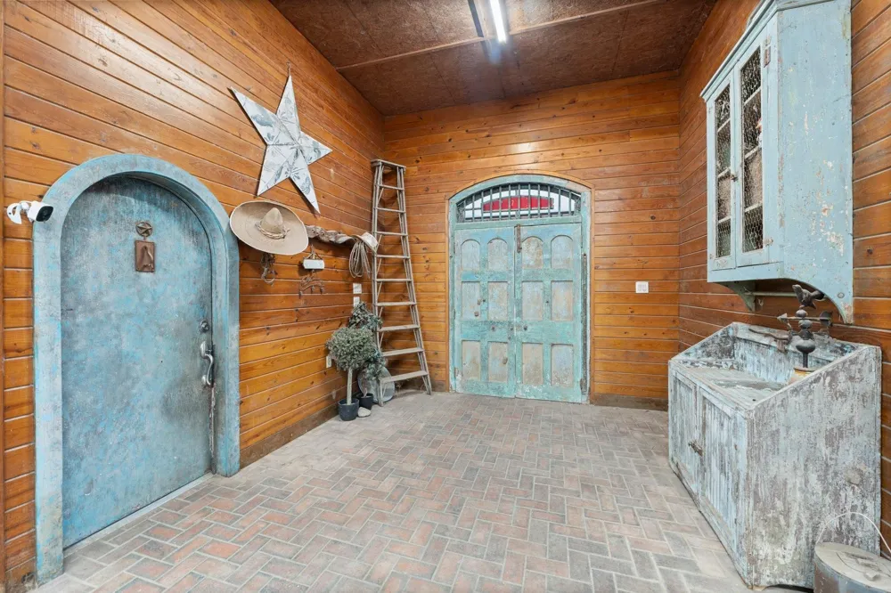 1560 Bowler Road Waller, TX 77484