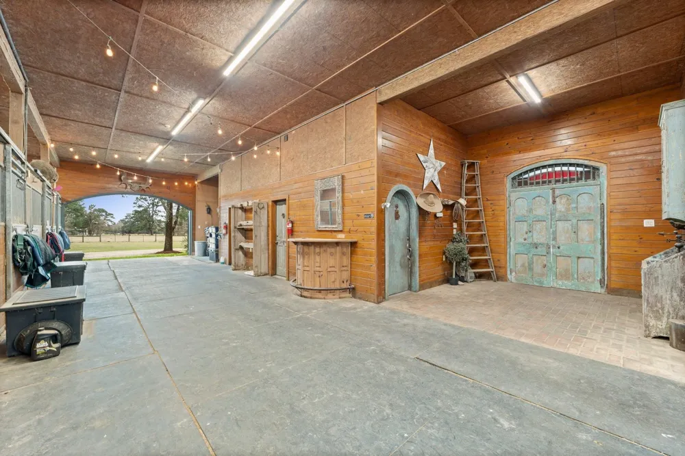1560 Bowler Road Waller, TX 77484