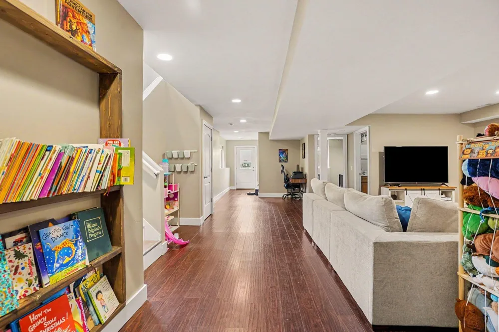 31800 Pine Ridge Circle Lawton, MI 49065