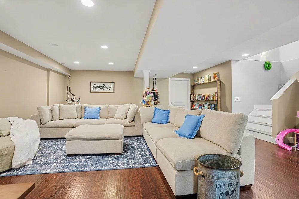 31800 Pine Ridge Circle Lawton, MI 49065