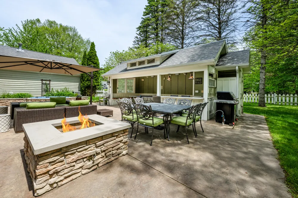 6482 Sweetbriar Court Sawyer, MI 49125