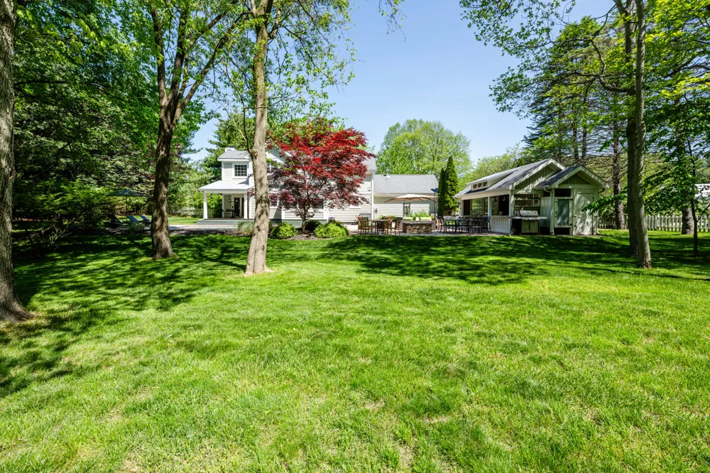 6482 Sweetbriar Court Sawyer, MI 49125