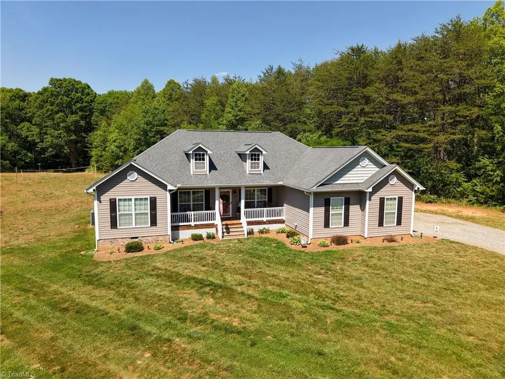 552 Tom Hunter Road Pilot Mountain, NC 27041