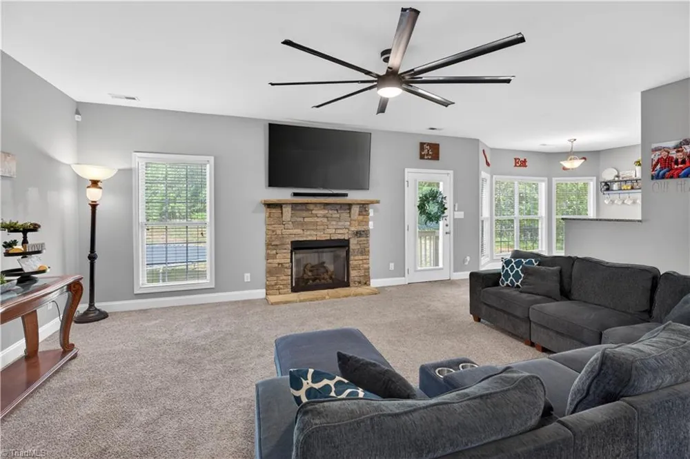 552 Tom Hunter Road Pilot Mountain, NC 27041