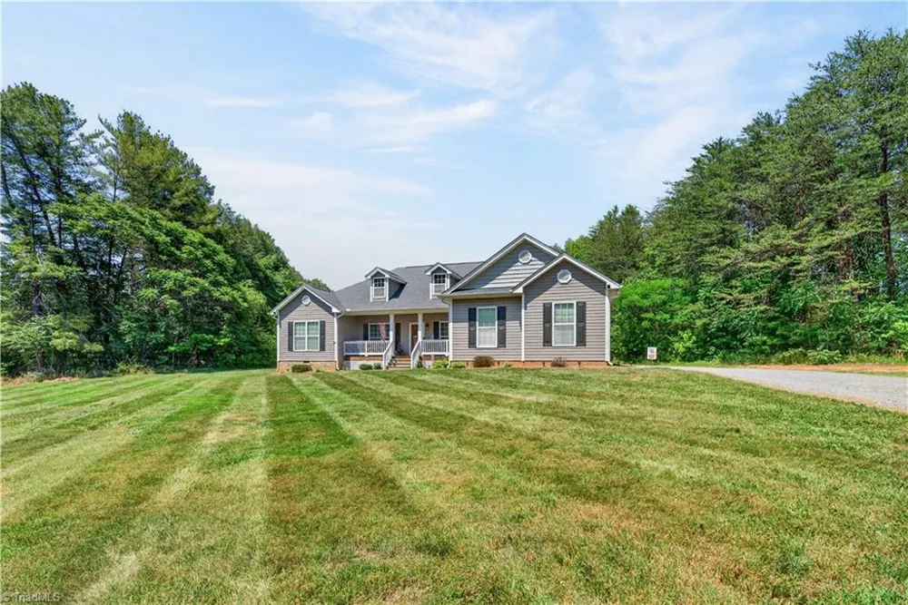 552 Tom Hunter Road Pilot Mountain, NC 27041