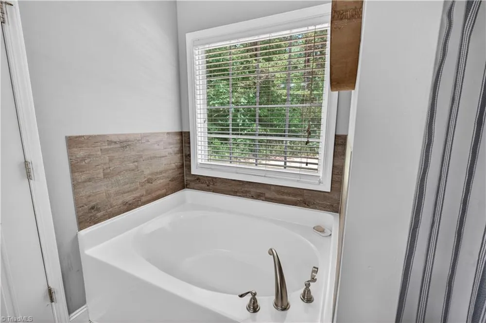 552 Tom Hunter Road Pilot Mountain, NC 27041