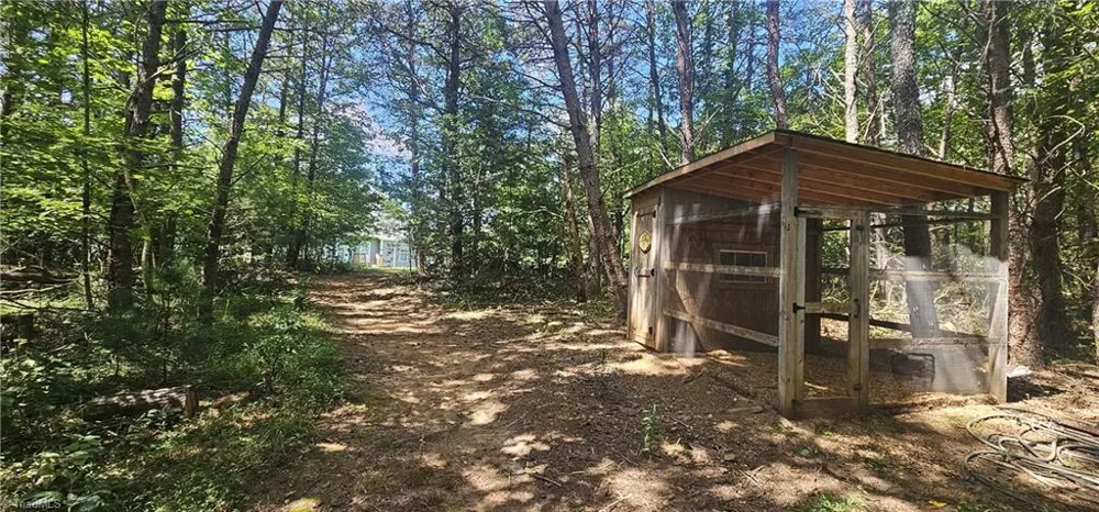 552 Tom Hunter Road Pilot Mountain, NC 27041