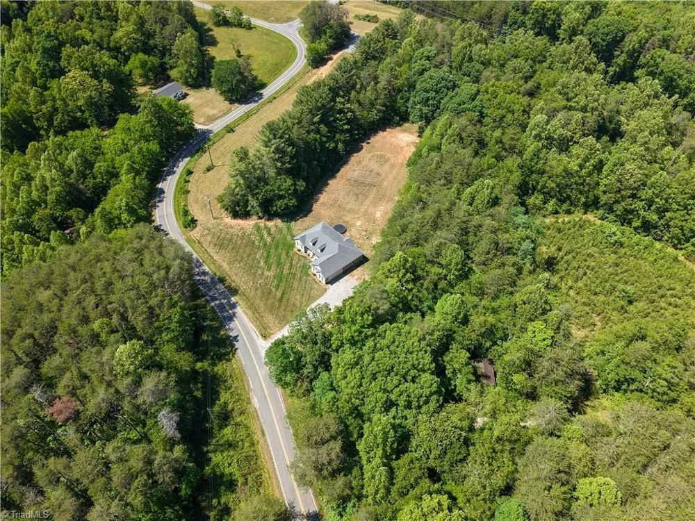 552 Tom Hunter Road Pilot Mountain, NC 27041