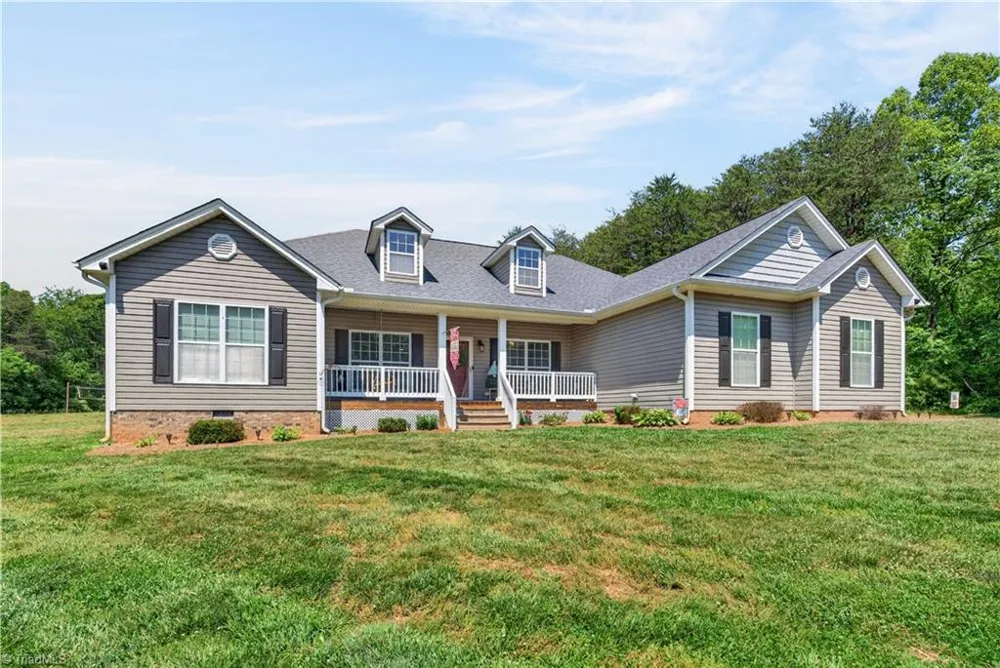 552 Tom Hunter Road Pilot Mountain, NC 27041