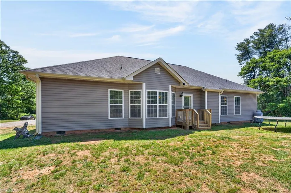 552 Tom Hunter Road Pilot Mountain, NC 27041