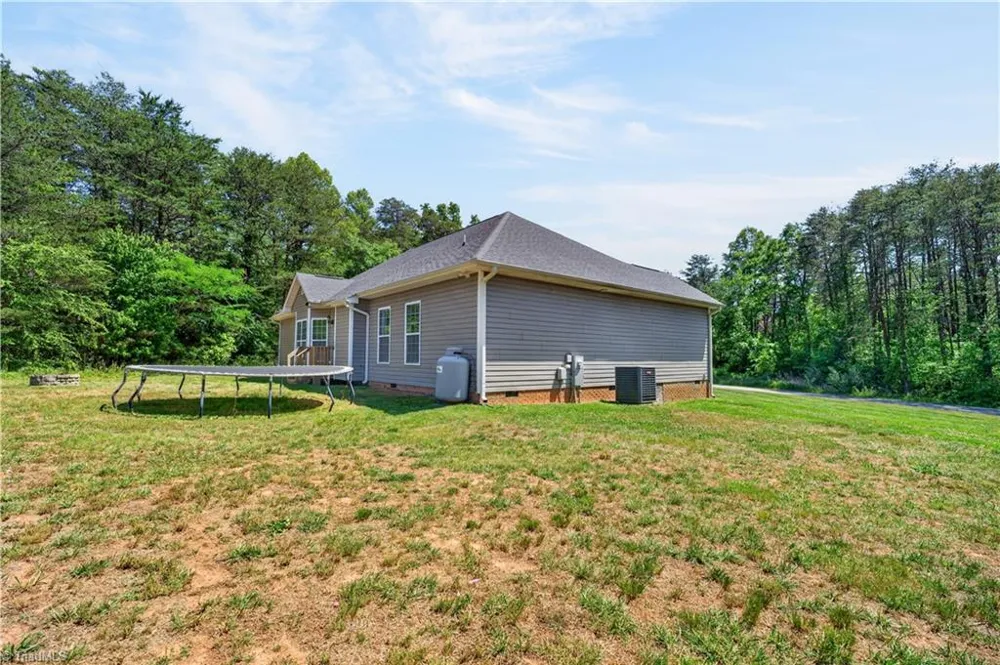 552 Tom Hunter Road Pilot Mountain, NC 27041