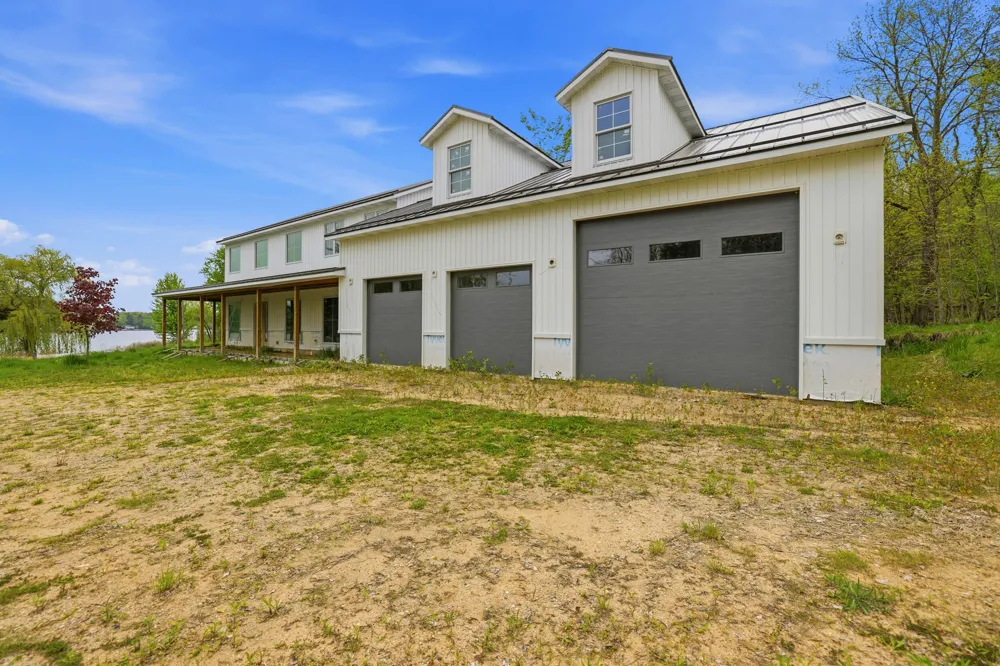 287 40th Street Bloomingdale, MI 49026