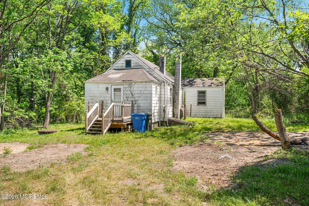 318 Water Street Eatontown, NJ 07724