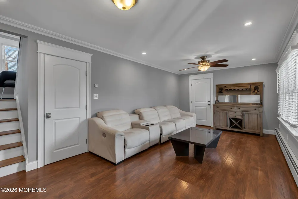 27 Branch Road Oakhurst, NJ 07755