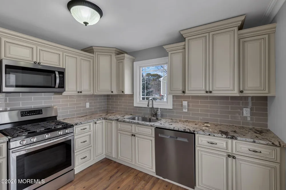 27 Branch Road Oakhurst, NJ 07755