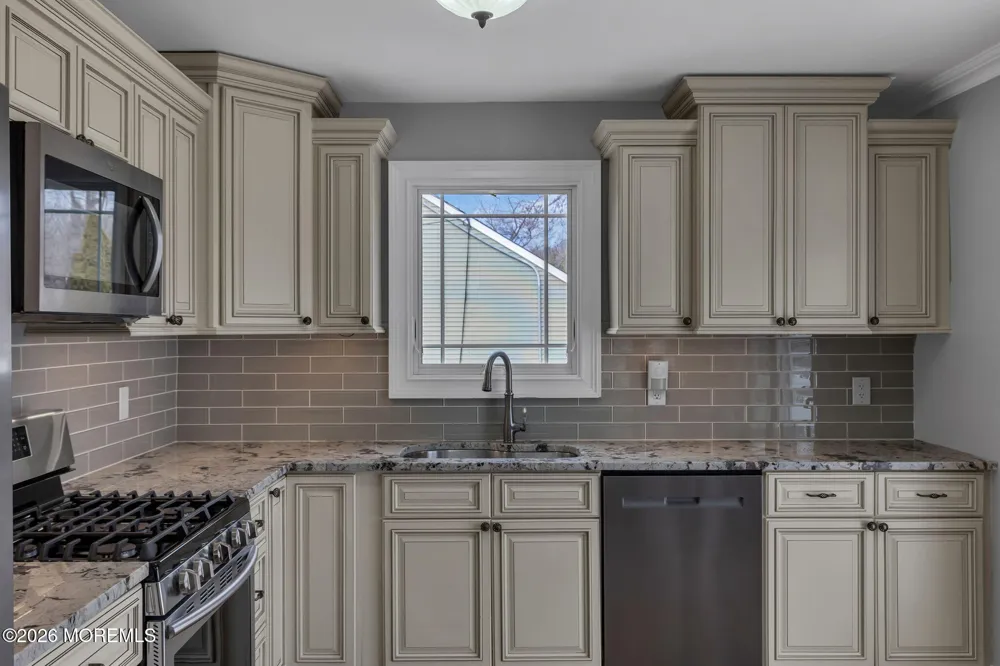 27 Branch Road Oakhurst, NJ 07755