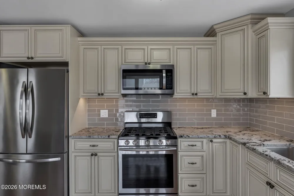 27 Branch Road Oakhurst, NJ 07755