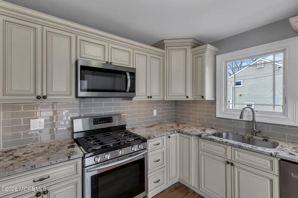 27 Branch Road Oakhurst, NJ 07755