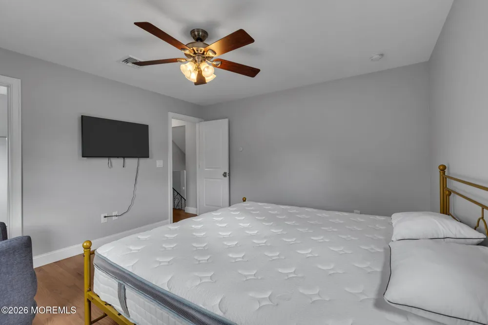 27 Branch Road Oakhurst, NJ 07755