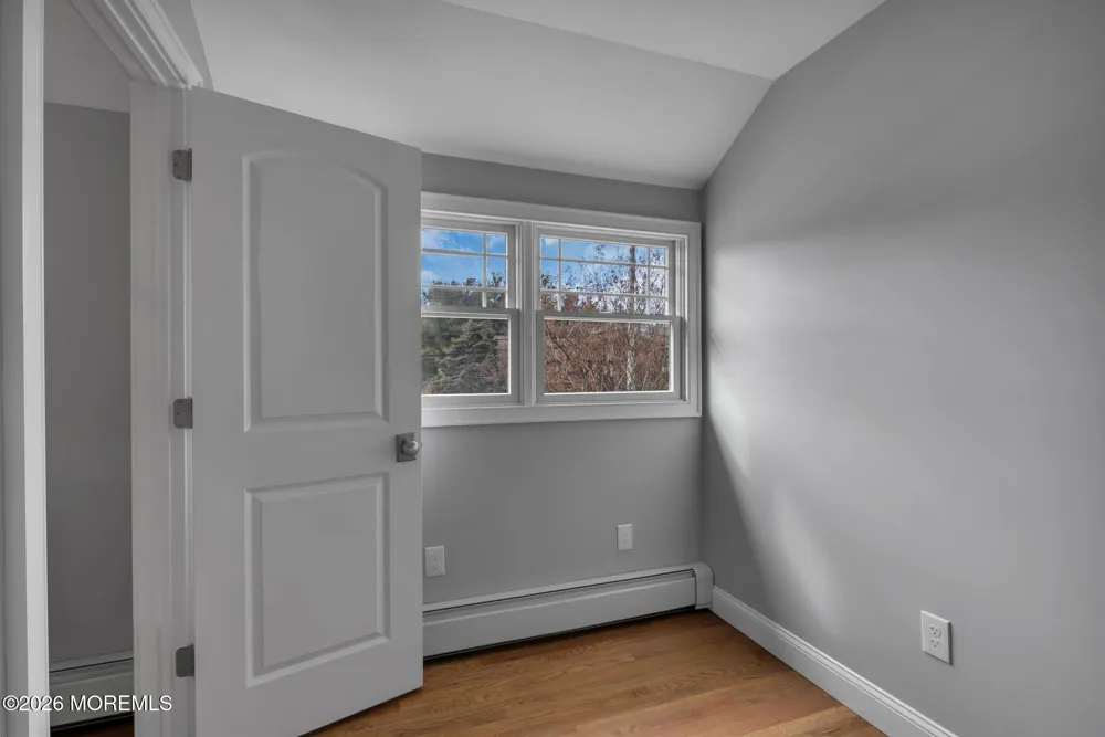 27 Branch Road Oakhurst, NJ 07755