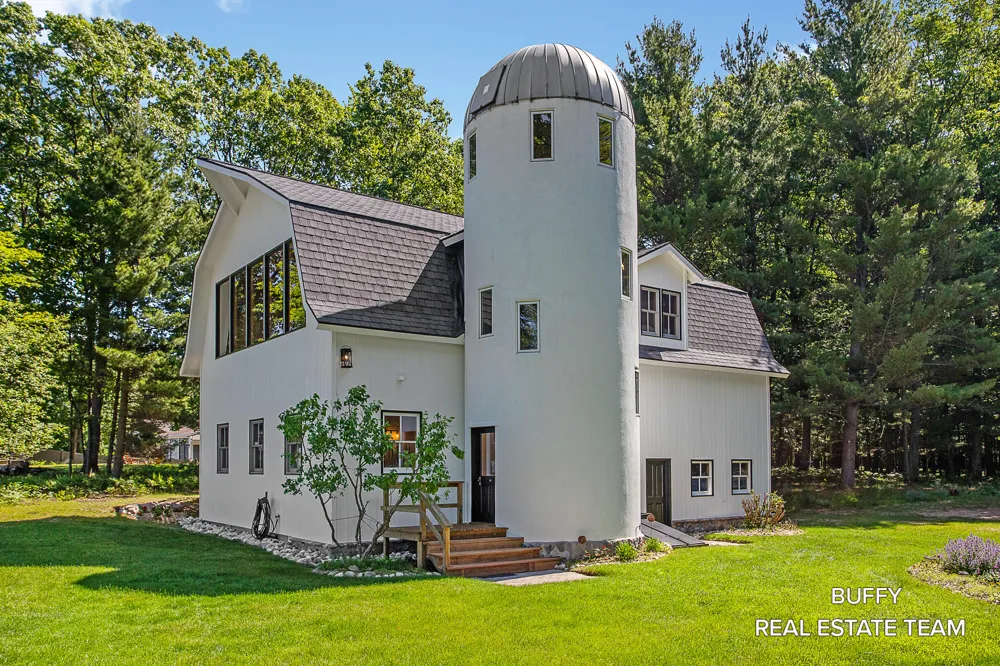 8282 W Harrison Road Mears, MI 49436