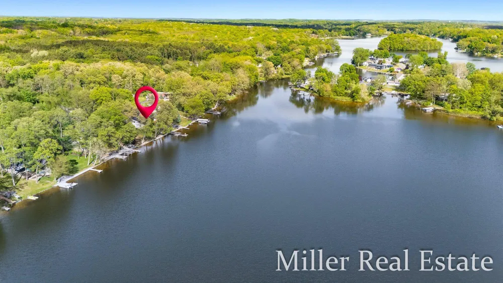 1589 Pleasant View Drive Hastings, MI 49058